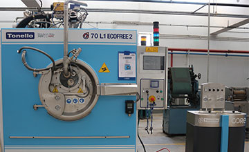 Garments washing equiped with ozone and core technology
