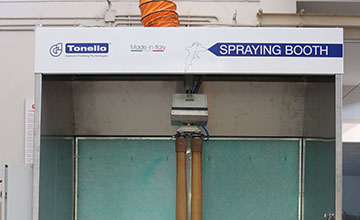 Spraying booth